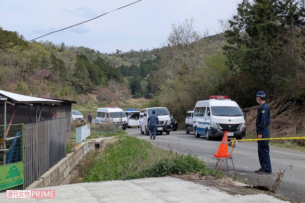 《京都小6男児行方不明事件》規制された遺体発見現場へと繋がる道