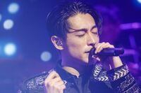 ディーン・フジオカの年末ライブ写真をお届け「カッコよくてロマンチックで最高な夜！」