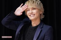 手越祐也 “オープンすぎる” 記者会見で、語られなかった「3つの謎」