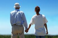 29歳の彼女と同棲中のアラ還男性、相続問題を前に息子たちを納得させた「再婚の条件」