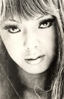 慎之介主演デビュー映画『薔薇の葬列』。ゲイボーイ役に100人近い候補者でオーディションを行ったが該当者なし。そこに現れたのが慎之介だった