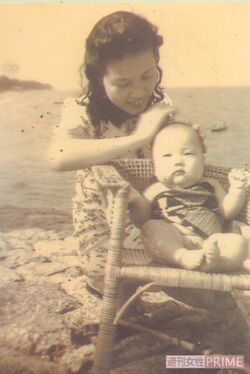 1枚だけ残っている麿さんと母の写真