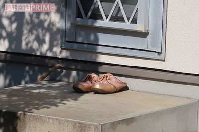 山口容疑者の自宅の勝手口にはサンダルが
