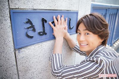 氷川きよし新写真集、大好評の“寝そべりきよし”も！王子の20代から色気の40代へ