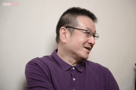 人の面白い部分を見つけるのが得意な伏見さん。伏見ママに笑ってほしくて店に来る客は多い（撮影／渡邊智裕）