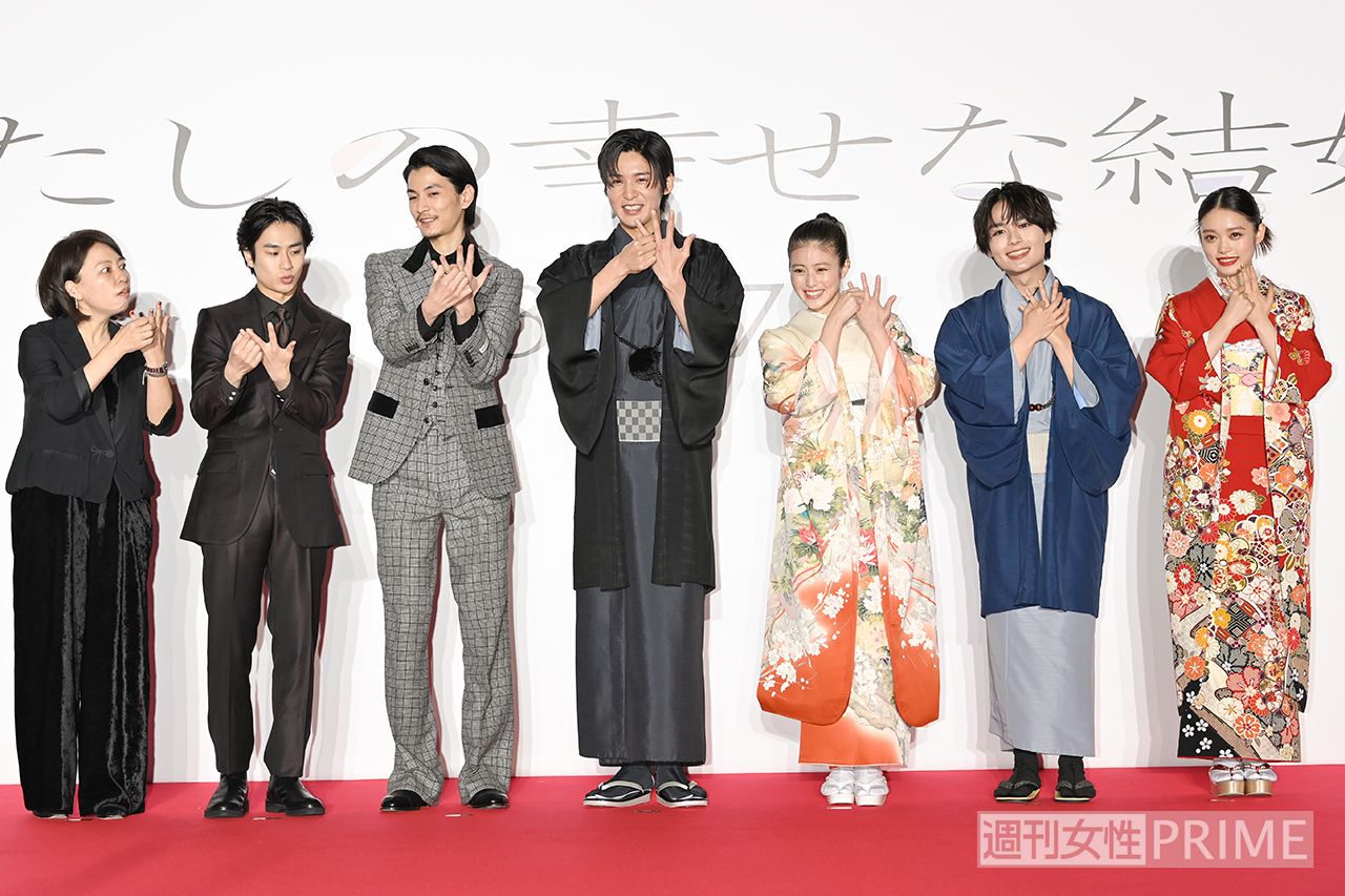 （左から）塚原あゆ子監督、前田旺志郎、渡邊圭祐、目黒蓮、今田美桜、大西流星、高石あかり　／『わたしの幸せな結婚』　撮影／渡邉智裕