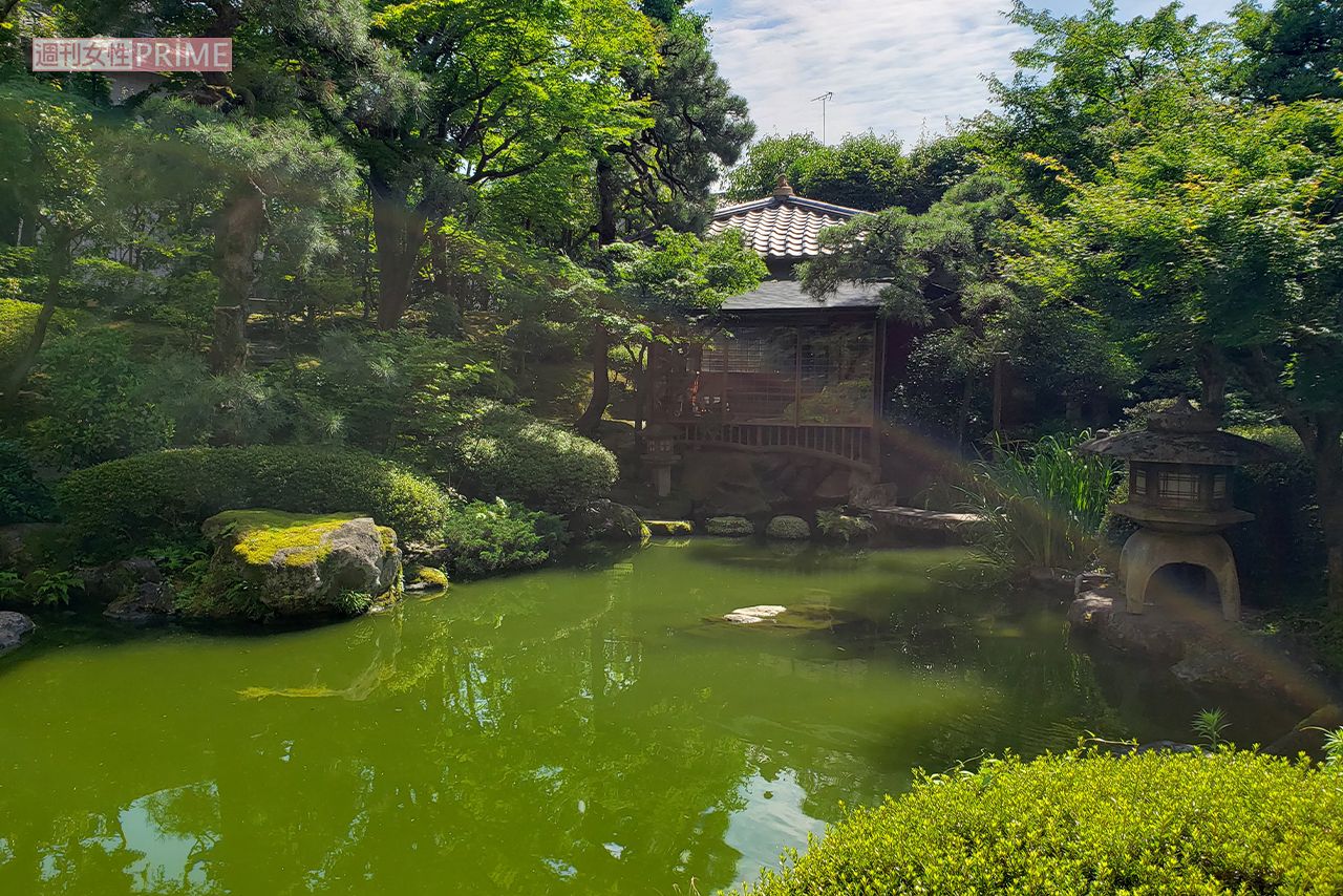 映画『国宝』ロケ地にも使用された旧「御所西 京都平安ホテル」の庭園（2021年）　撮影／編集部