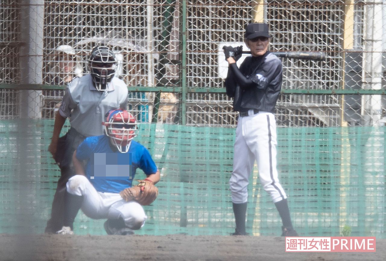 1試合目はブラックのユニフォームで渋くバッティング（その３）