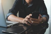 《懺悔告白》知らないうちに犯罪加担！若手2.5次元舞台俳優が陥った日当5万円スマホ詐欺バイトの全貌「携帯…