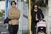 榮倉奈々が夫・賀来賢人と休日にみせた「女優より家庭優先」な母姿