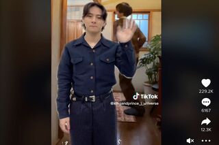 永瀬廉が出演のドラマ『夕暮れに、手をつなぐ』のEDに合わせて踊る平野紫耀（King & Princeの公式TikTokより）