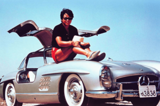 38食は、裕次郎さんの愛車メルセデス・ベンツ300SL（通称ガルウイング）のナンバープレートにちなんだ