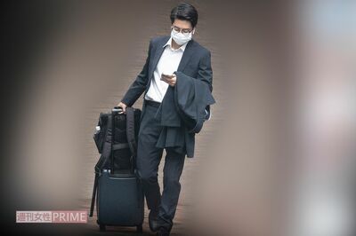 楫真梨子のものと似たデザインの婚約指輪をしている井澤健太朗アナウンサー