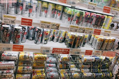 ズラリと並ぶストロング系飲料