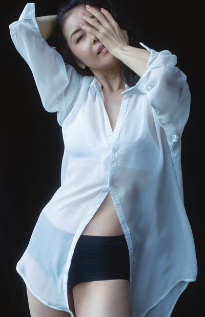 藤あや子（写真集『FUJIAYAKO』より　撮影／浅井佳代子））