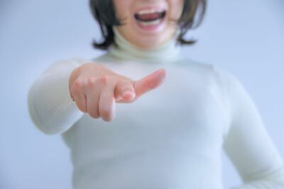 【毒親に育てられた私】兄だけを溺愛し「根暗！」「役立たず！」と暴言を浴びせる母、金の無心と罵倒をやめ…