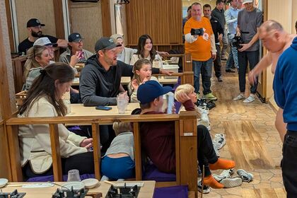 2025年3月、来日して相撲イベントを楽しんだドジャース選手と家族たち（スモプロ提供）