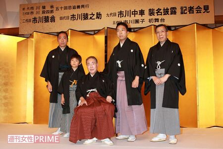 香川照之の'11年9月の襲名披露記者会見。確執があったとされる父・猿翁との和解も話題を呼んだ