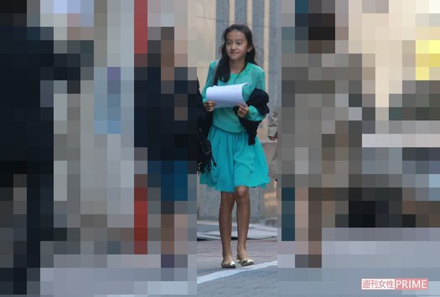 静香に連れられ、長女とヴァイオリンのコンサートに参加したKoki（'13年10月）