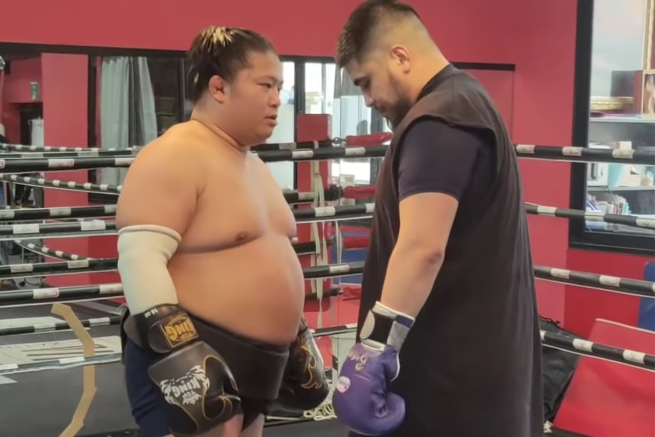 プロボクサー但馬ミツロさんとのボクシング動画。現時点での再生回数は47万回