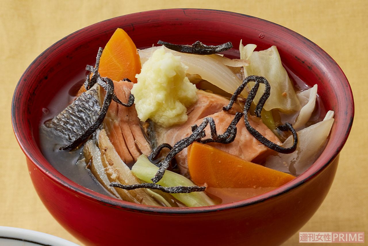 鮭とたっぷり野菜のみそ汁