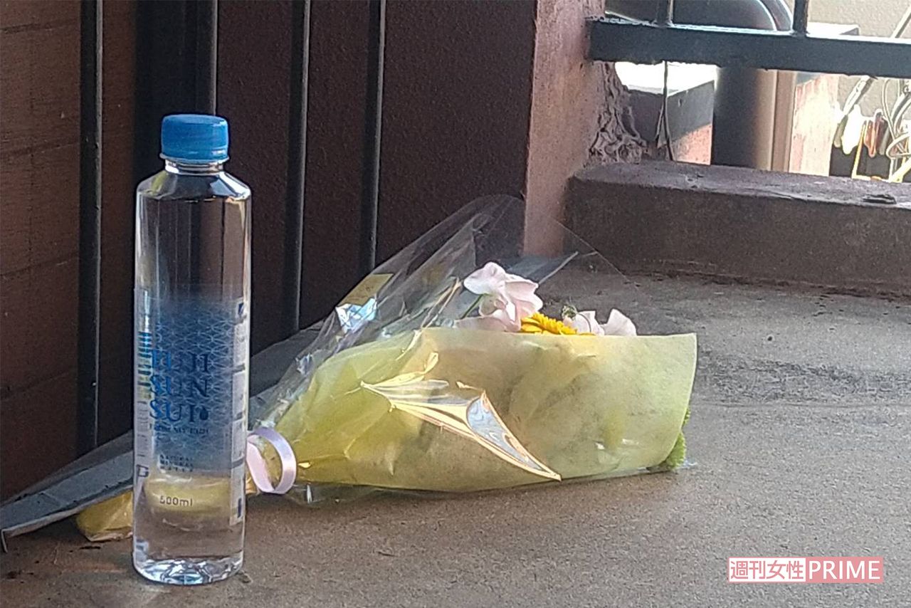 被害男性が殺害されたマンションの踊り場。「このあたりはふらっとは来ない場所」（近隣住民）