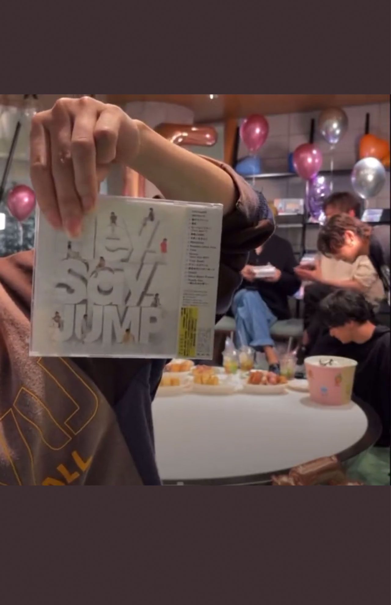 インスタライブで元メンバーの森本龍太郎の顔を隠す伊野尾慧