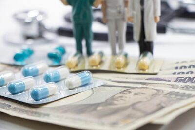 《最新！病気の値段》4月から75歳以上の保険料の自己負担が上がる！大腸がんは97万円、心筋梗塞は177万円……