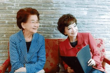 認定士には毅然とした態度を見せた母。かつての母のように