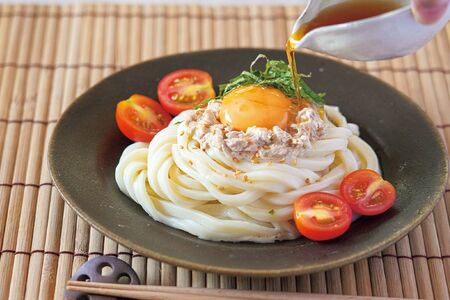 ツナとミニトマトの冷やしうどん
