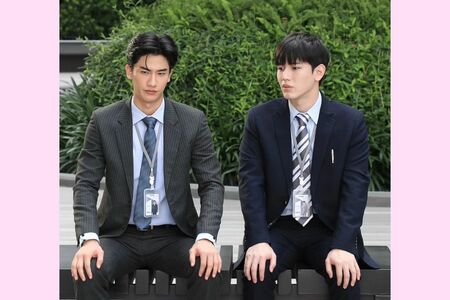 Tay（32）＆New（31）写真／公式インスタグラムより