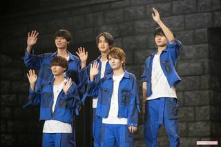 『HiHi Jets』は、ローラースケートでのパフォーマンスを武器としている5人組グループ