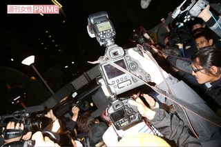 神田沙也加さんと村田充の結婚パーティーに集まった報道陣その２（'17年5月13日）