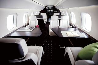 『VistaJet』の航空機内（セゾンラグジュアリーラウンジ公式サイトより）