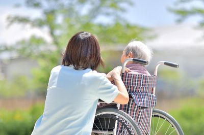 「早く死んじまいたい」老人ホームの入居者たちが決して語らない“本音”