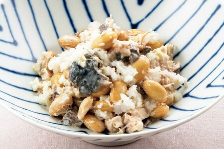 サケ缶と大豆のおろしあえ　撮影／向村春樹