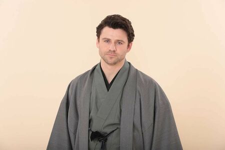 1767人のオーディション応募者の中から、小泉八雲がモデルのヘブン役に抜擢されたトミー・バストウ（NHK公式サイトより）