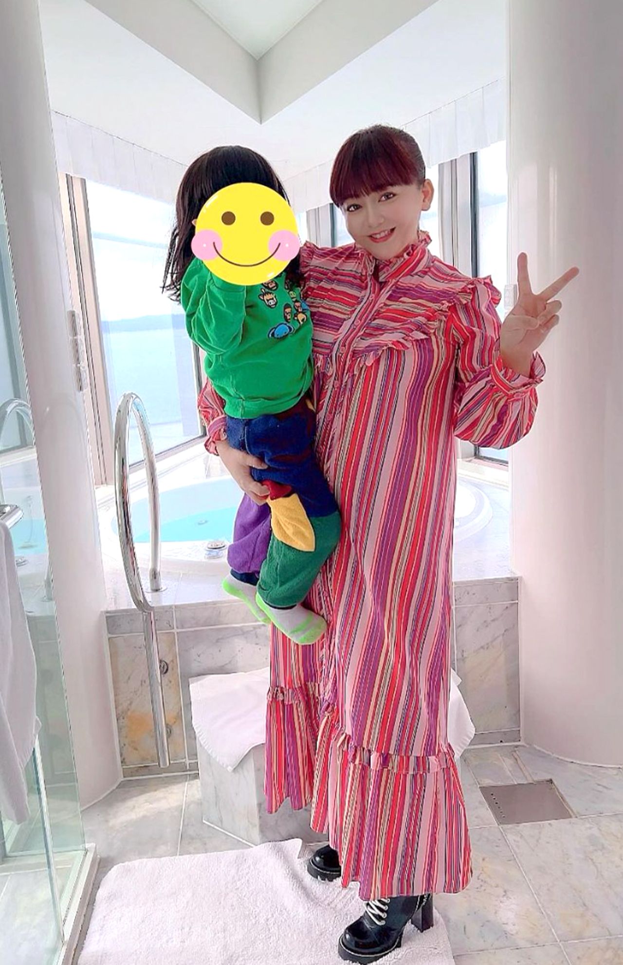 華原朋美公式Instagramより