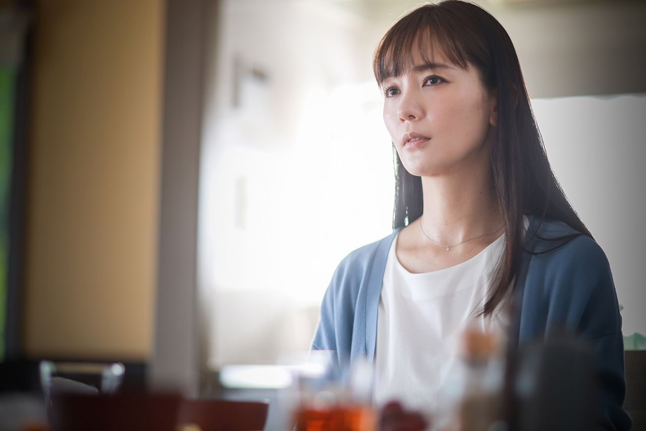 ドラマホリック! 『ただ離婚してないだけ』出演中の中村ゆり