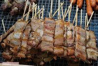 こちらが人気の豚バラ。肉はジューシー。朝から思わず1杯、なんて人も！?