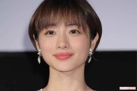 石原さとみ、母親役を熱演の裏で“年間学費1000万円”の「英国式名門校」をお忍び見学、最新教育に熱視線