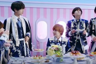 なにわ男子の『ダイヤモンドスマイル』公式MVより抜粋