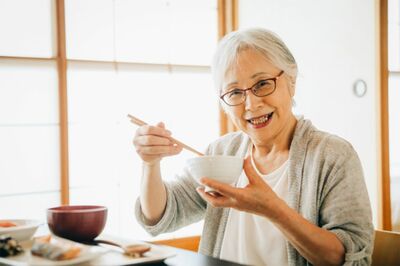 食べる順番も大事。しっかり、よく噛んで　※画像はイメージです