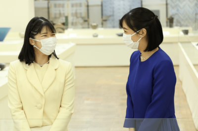 《20代最後の年・佳子さまの歩み》眞子さん・佳子さまは「お姉様のような存在」愛子さまの単独公務で垣間見…