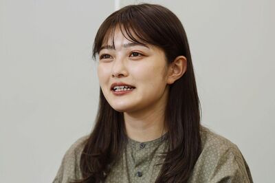 小島瑠璃子の結婚で新バラドル女王の座に着いた井上咲楽、ゲジゲジ太眉を整えに月イチで通う「高級眉毛専門…