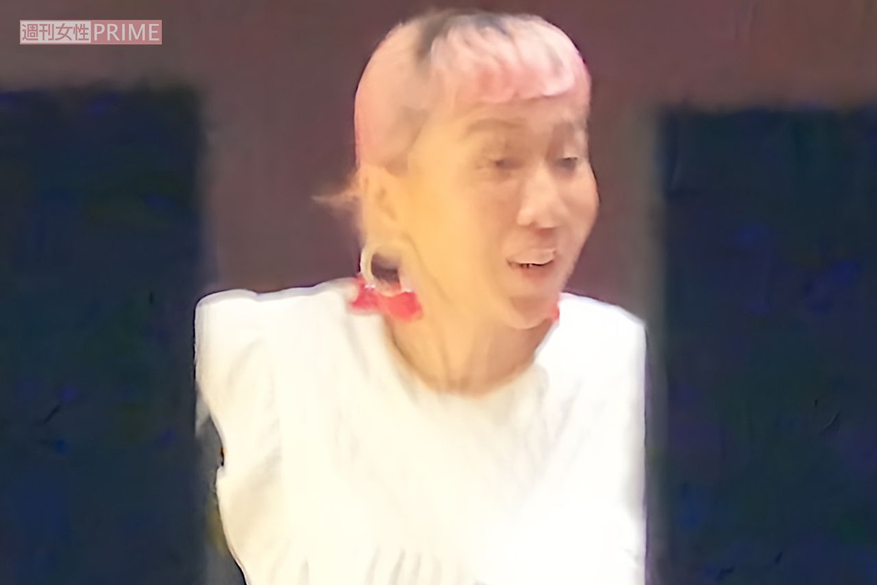 会場内で興奮を隠せない青山テルマ