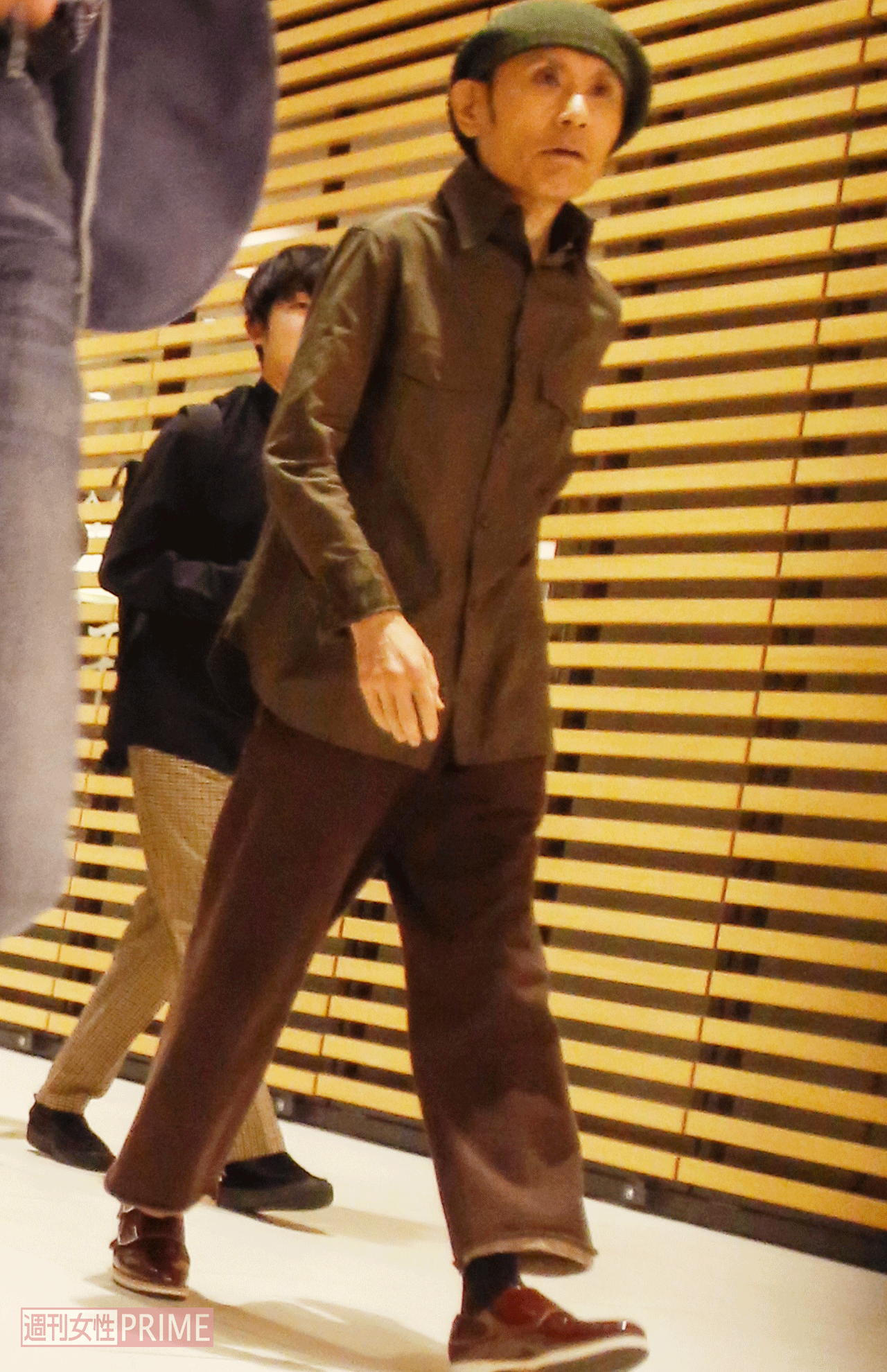 ベレー帽をかぶり“芸術家スタイル”の片岡鶴太郎