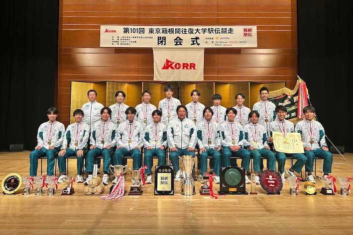 第101回箱根駅伝で総合優勝を果たした『青山学院大学体育会陸上競技部・長距離ブロック』のメンバー（陸上部公式Xより）