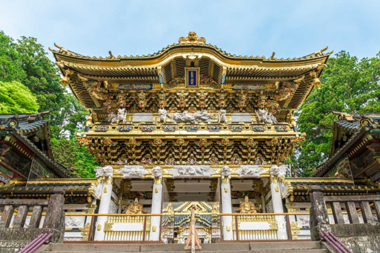 日光の“象徴”ともいえる東照宮。神社建築と寺院建築が融合した、不思議な建築美を見せている