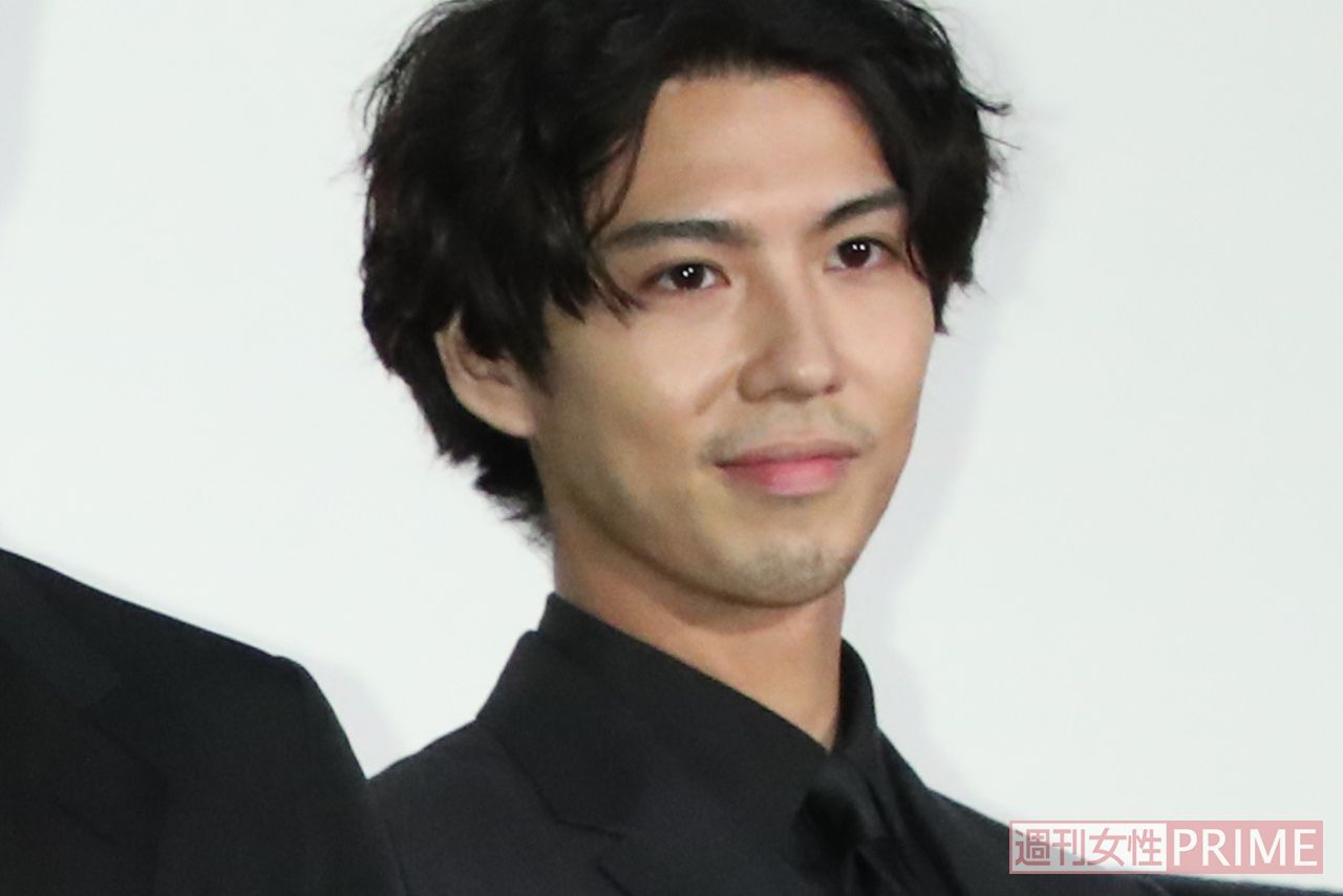 映画『AI崩壊』初日舞台挨拶での賀来賢人（'20年1月）